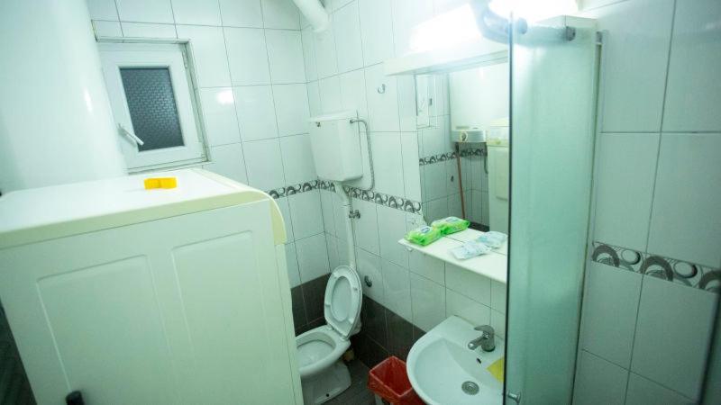 Private Cozy Room 1 With Shared Kitchen In Appartment, Downtown Belgrade Luaran gambar